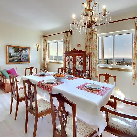 The By Seareen Apartment *